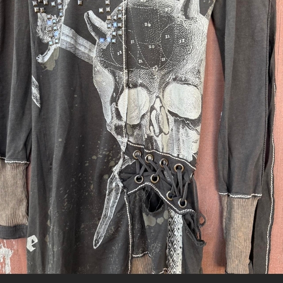 SALVAGE Y2K Vintage Edgy Skull Graphic Long Sleeve Top. XS - Picture 2 of 7